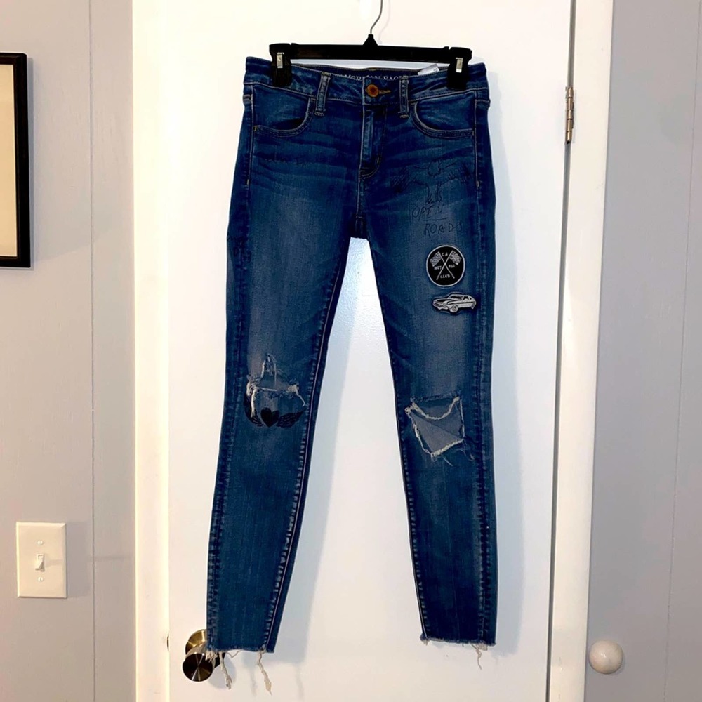 American Eagle Distressed Jeggings with Patch & Drawing Details Sz 0 *NWOT*